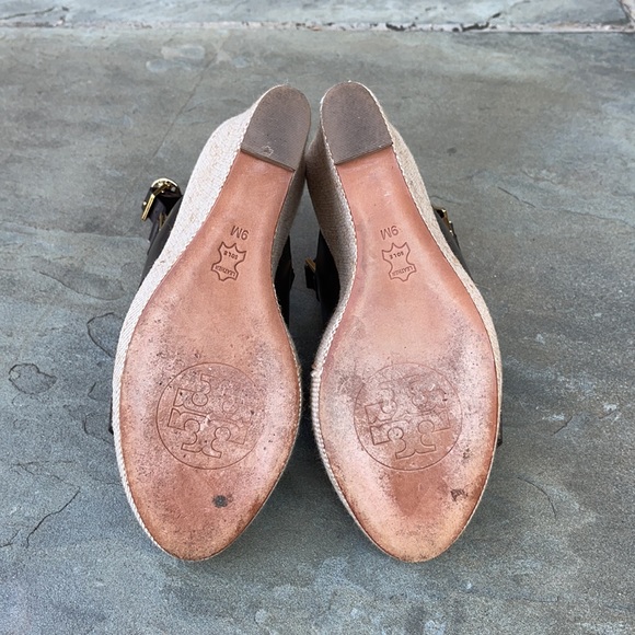 Tory Burch ‘Kimberly’ Brown Wedges - Picture 9 of 9
